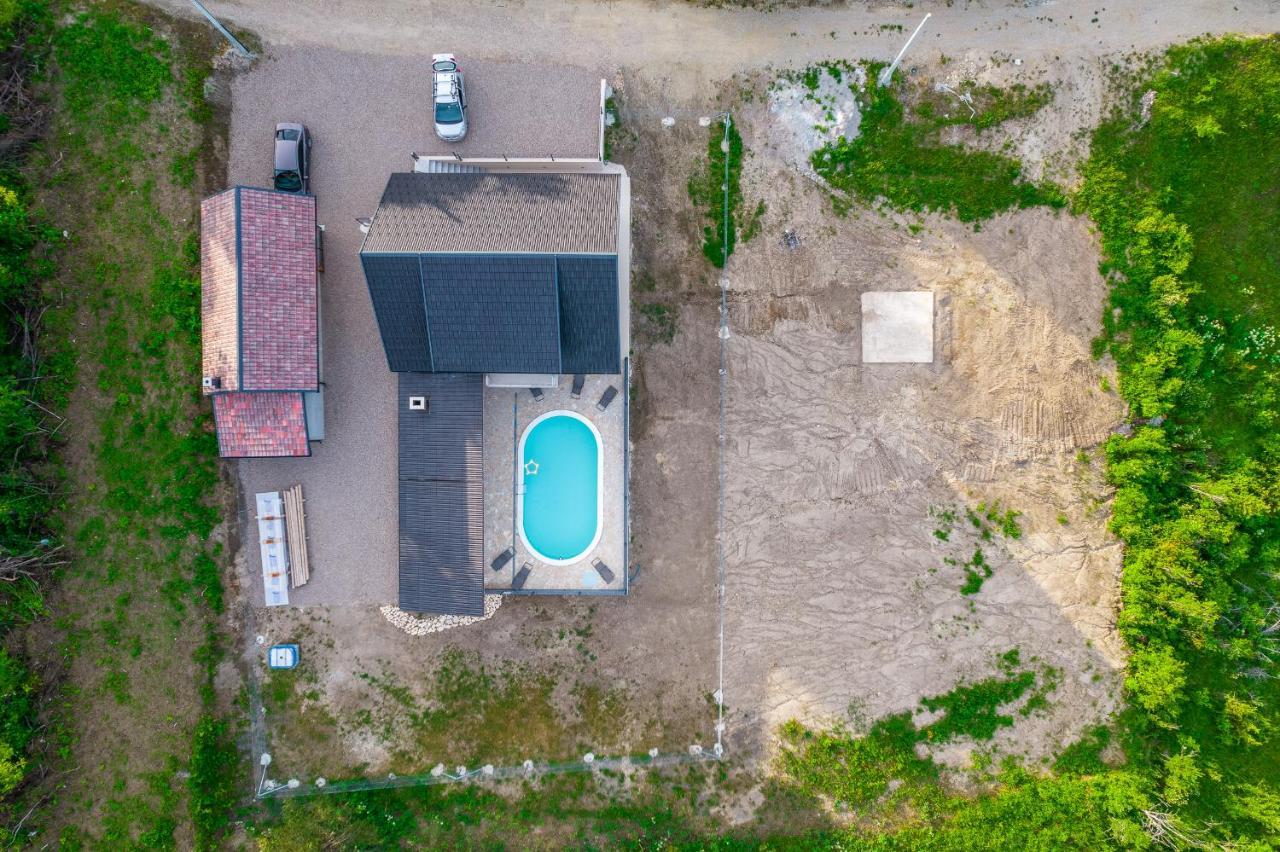 Villa Nesa - Beautiful Guest House At Continental Croatia With Outdoor Swimming Pool, Sauna And 3 Bedrooms Plaski ภายนอก รูปภาพ