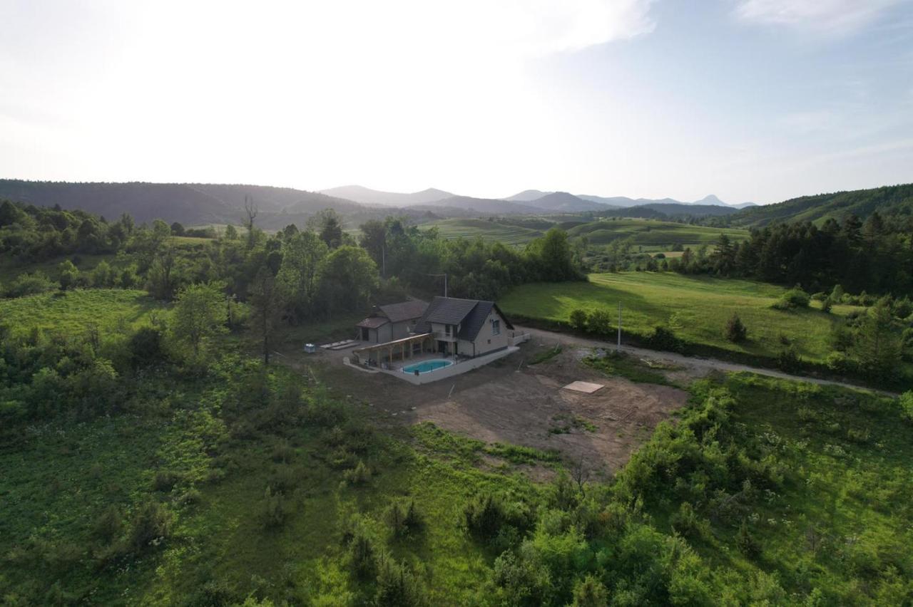 Villa Nesa - Beautiful Guest House At Continental Croatia With Outdoor Swimming Pool, Sauna And 3 Bedrooms Plaski ภายนอก รูปภาพ